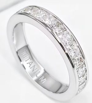 Anel Aço Titânio Prateado com Zircónias Cúbicas Sintéticas Nº7 (54.4mm)