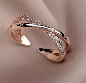 Anel Aço Inoxidável Ajustável Rose Gold Cruzado com Pedra de Zircónia